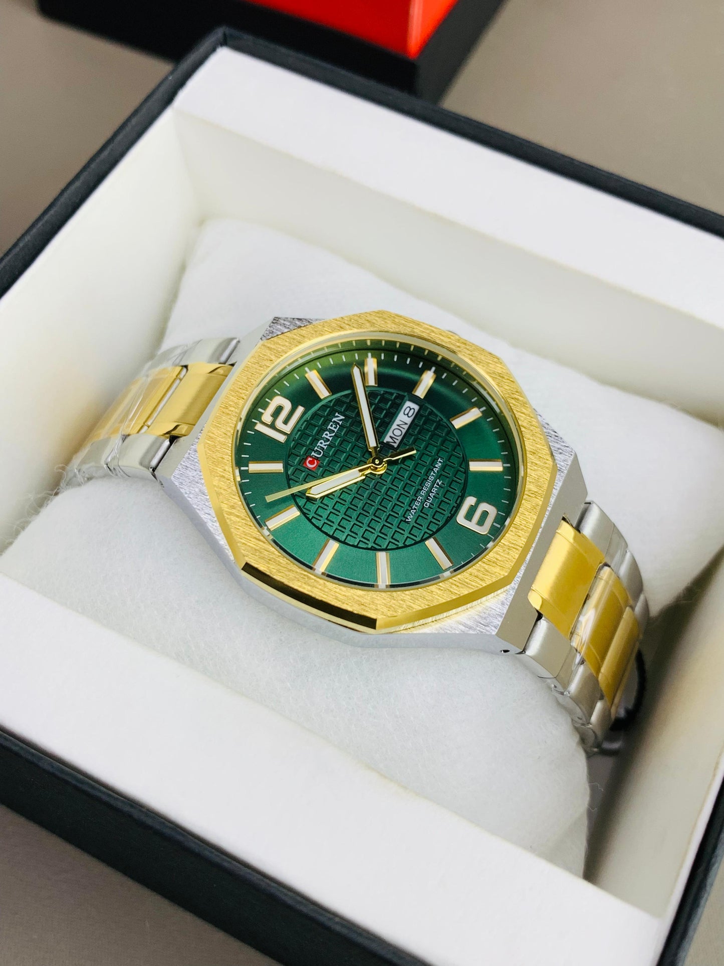 CURREN 8476 - New Shape Day Date Stainless Steel Chain Watch For Men's
